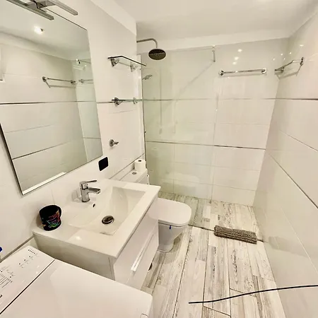 Lägenhet 5. Cozy In Americas